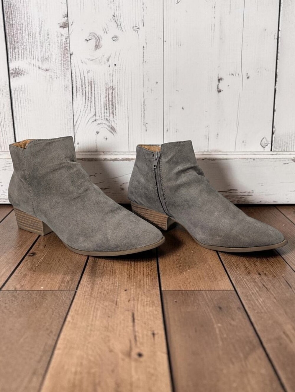 Charlotte Russe Issie Gray Suede-Look Ankle Booties Size 10